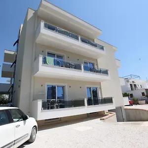 Golden Aparthotel Ksamil